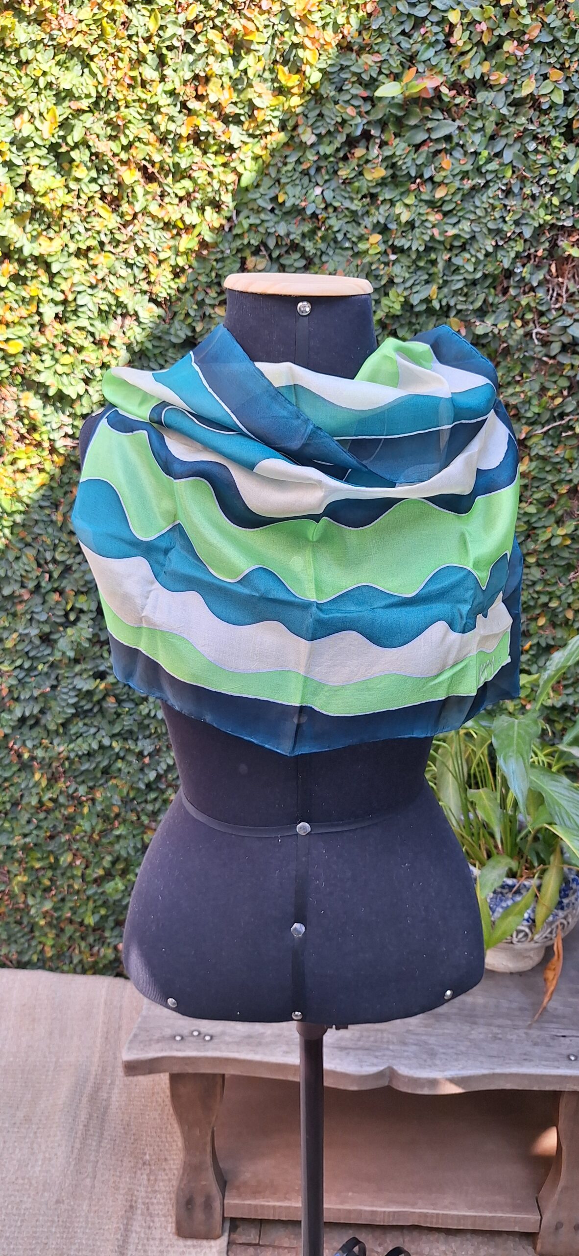 Lenço Tons de Azul e Verde – Seda Pura 50x50cm