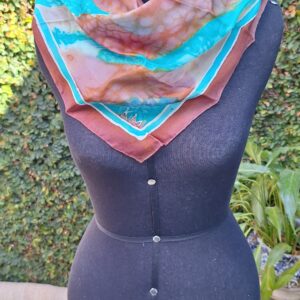 Lenço “Horizonte Mineral” – Seda Pura 50x50cm